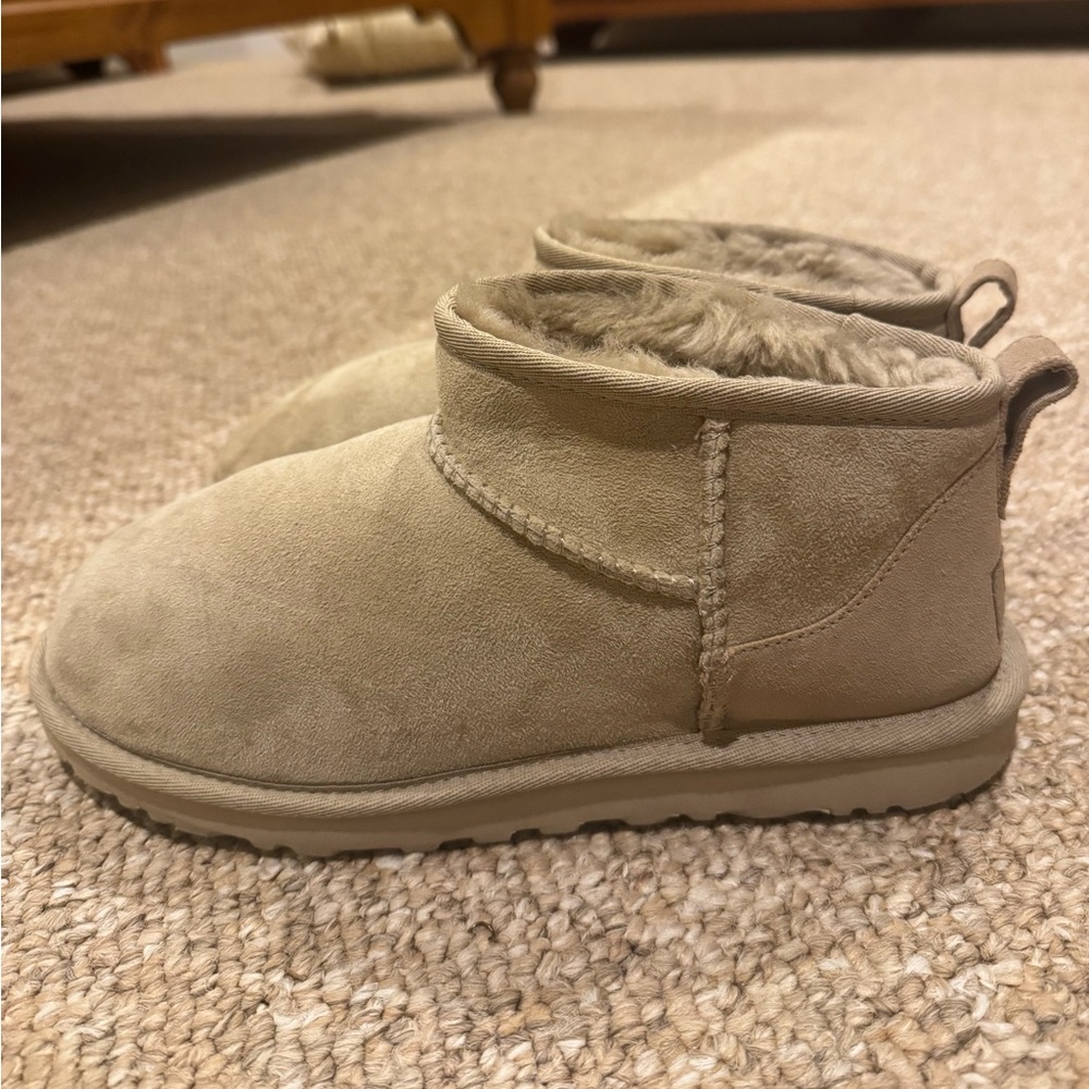 UGG ultra mini ankle boot- Sand